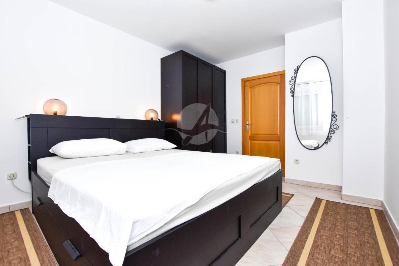 Apartment Jaspis Biograd Na Moru Exteriör bild