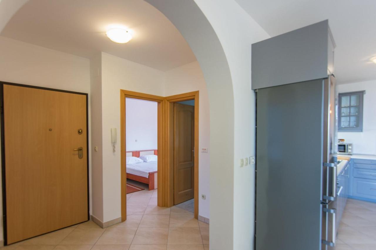 Apartment Jaspis Biograd Na Moru Exteriör bild