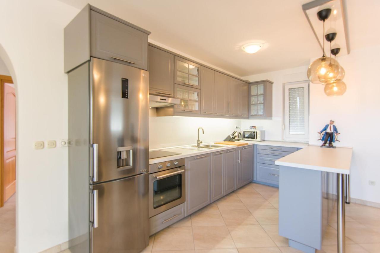 Apartment Jaspis Biograd Na Moru Exteriör bild